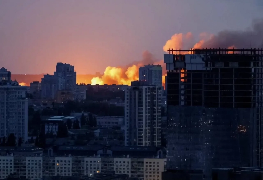 Кадры для заставки на смартфон Зеленского - как выглядит главный город государства, решившего воевать с народом России